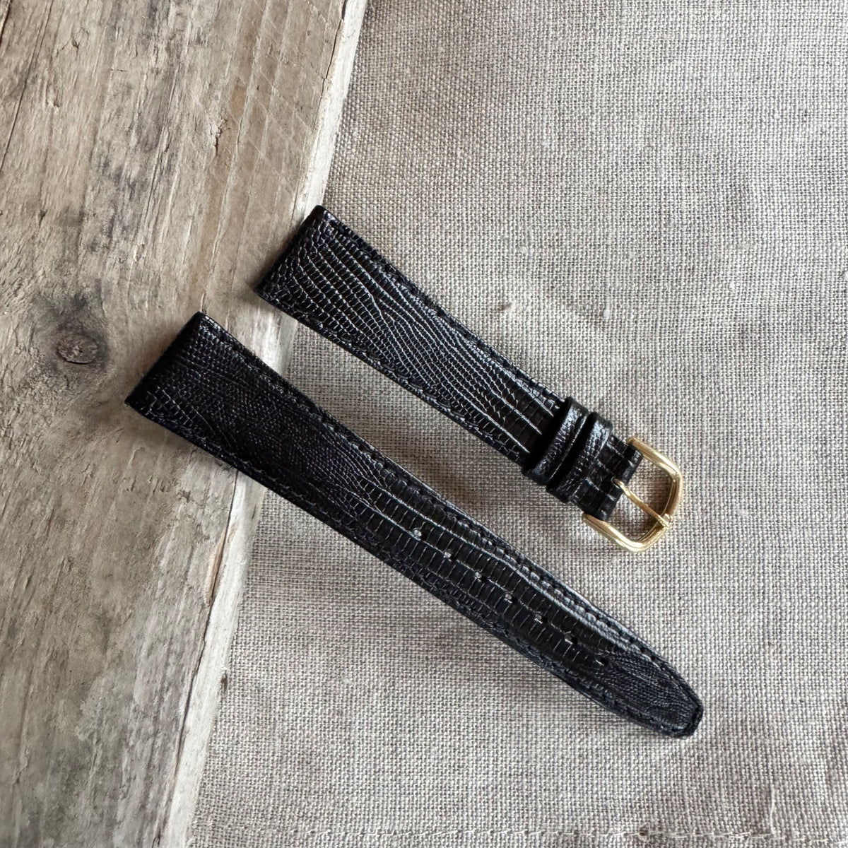 Vintage NOS Delbana 18mm Black Leather Watch Strap – Lizard-Style – Gold-Tone Buckle